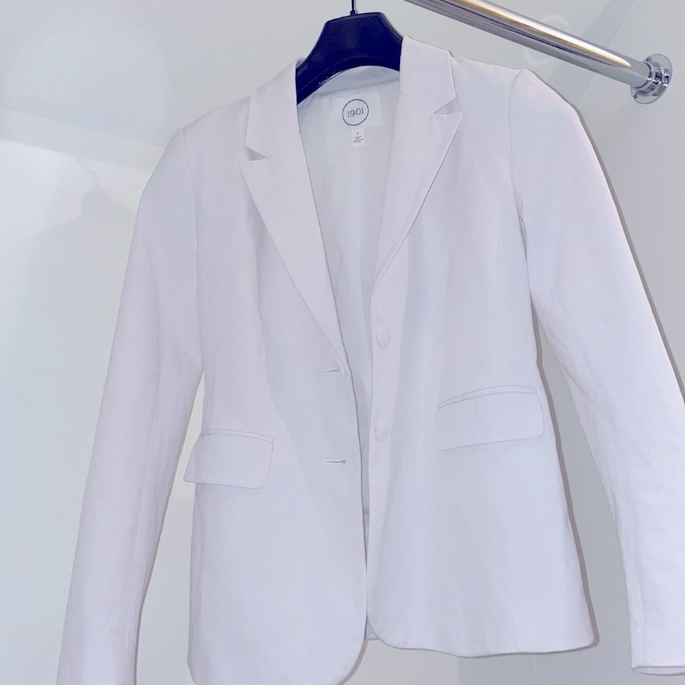1901 white blazer in size 2